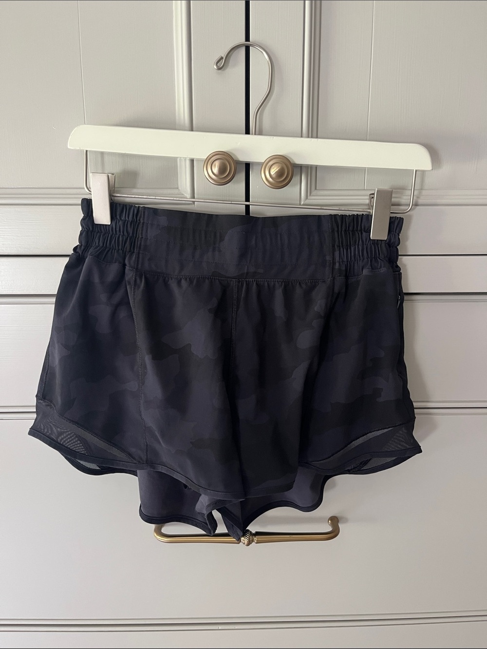 Lululemon Hotty Hot Short *High-Rise 2.5" black camo